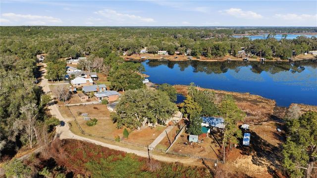 872 LAKE SHORE TERRACE, Interlachen, FL 32148