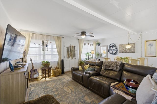 872 LAKE SHORE TERRACE, Interlachen, FL 32148