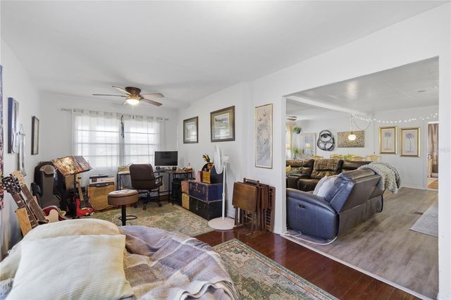 872 LAKE SHORE TERRACE, Interlachen, FL 32148