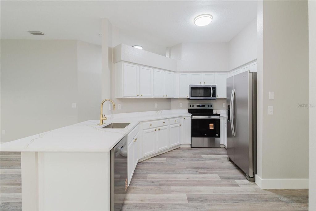 Image 19 of property listing at 7861 CARRIAGE POINTE DRIVE, Gibsonton, FL 33534