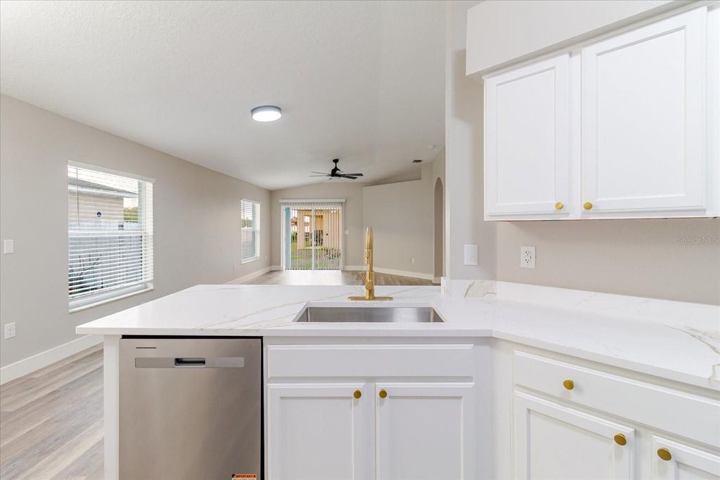 Image 21 of property listing at 7861 CARRIAGE POINTE DRIVE, Gibsonton, FL 33534