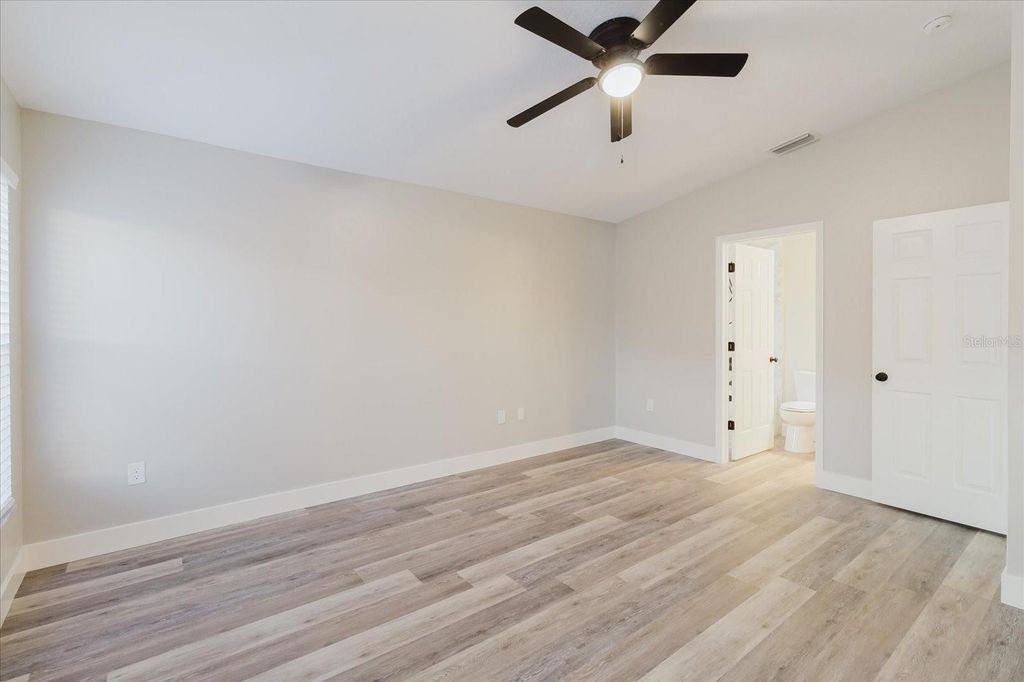 Image 33 of property listing at 7861 CARRIAGE POINTE DRIVE, Gibsonton, FL 33534