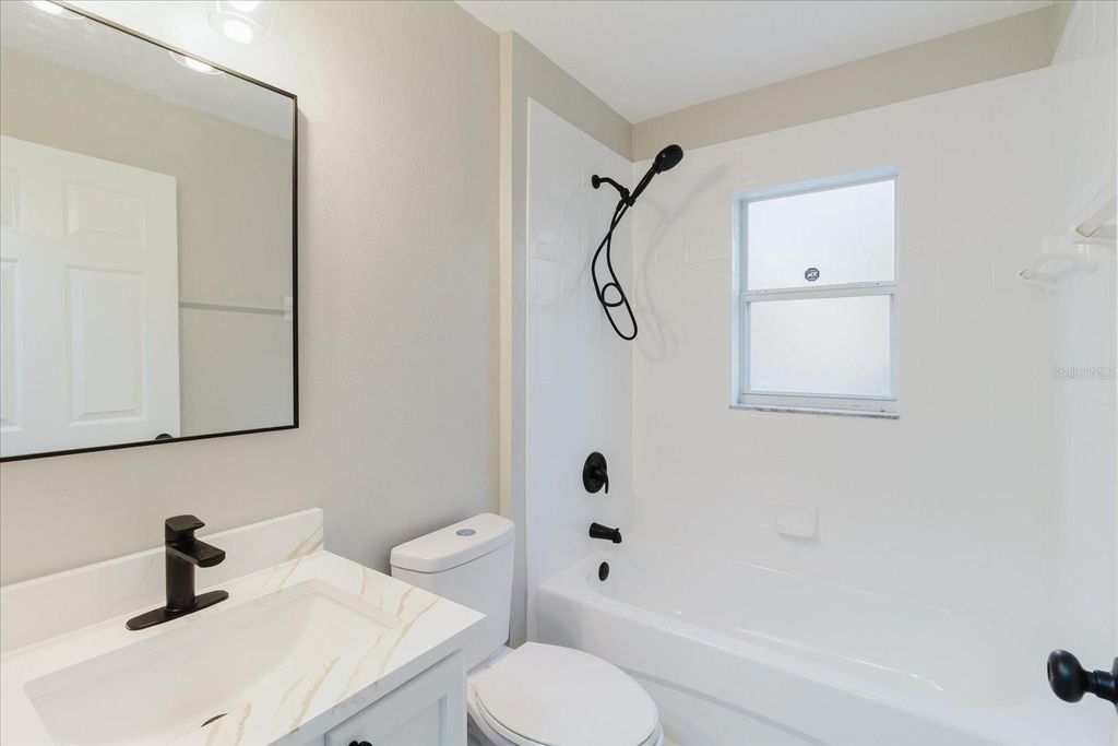 Image 41 of property listing at 7861 CARRIAGE POINTE DRIVE, Gibsonton, FL 33534