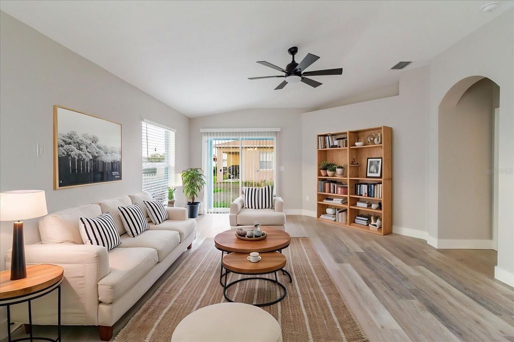 Image 6 of property listing at 7861 CARRIAGE POINTE DRIVE, Gibsonton, FL 33534