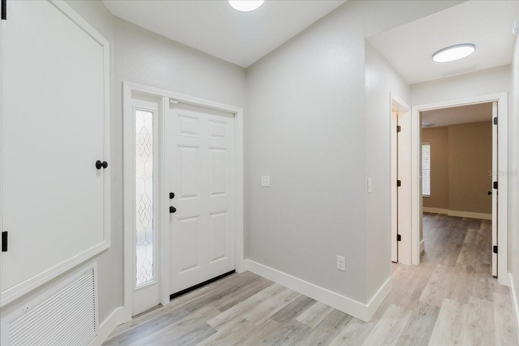 Image 10 of property listing at 7861 CARRIAGE POINTE DRIVE, Gibsonton, FL 33534