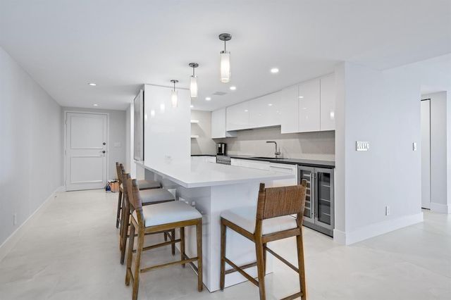 3456 S Ocean Boulevard 701, Palm Beach, FL 33480