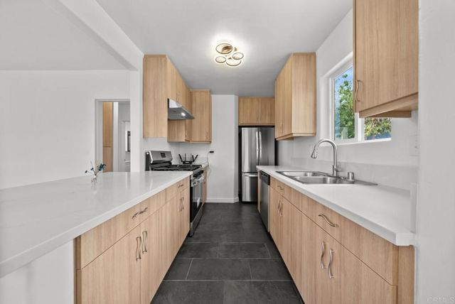 515 Iona Drive, San Diego, CA 92114