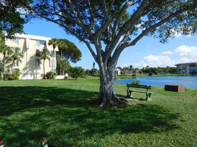 940 NE 199th Street 209, Miami, FL 33179