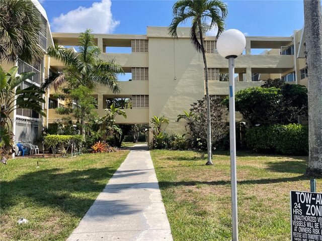 940 NE 199th Street 209, Miami, FL 33179