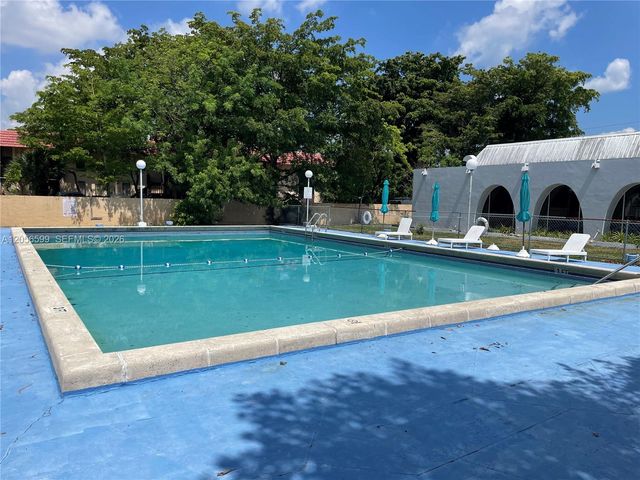 940 NE 199th Street 209, Miami, FL 33179