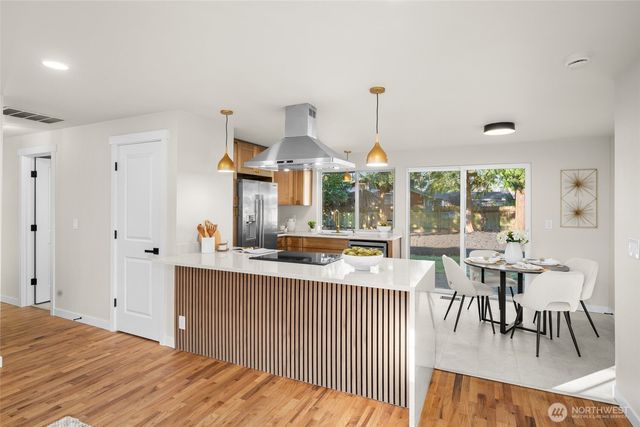 21105 7th Avenue W, Bothell, WA 98021