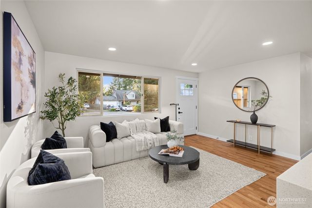 21105 7th Avenue W, Bothell, WA 98021