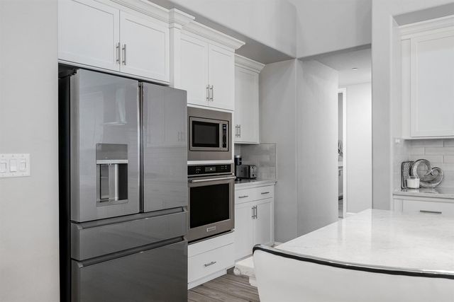 11323 N Via San Toma Drive, Fresno, CA 93730