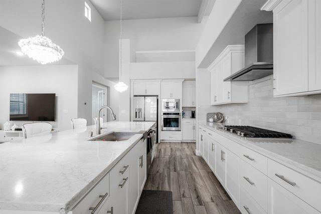 11323 N Via San Toma Drive, Fresno, CA 93730