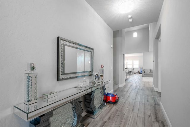 11323 N Via San Toma Drive, Fresno, CA 93730