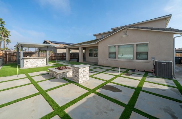 11323 N Via San Toma Drive, Fresno, CA 93730