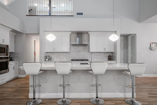 11323 N Via San Toma Drive, Fresno, CA 93730