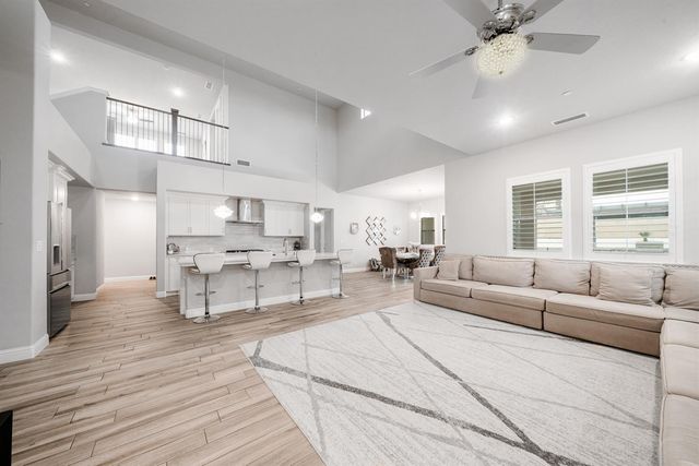 11323 N Via San Toma Drive, Fresno, CA 93730