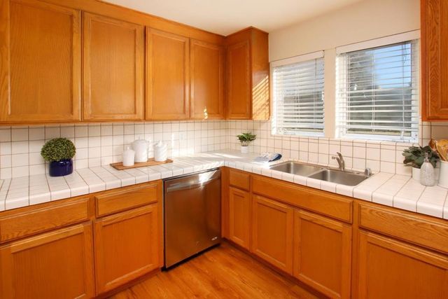 122 Ocean Street, Santa Cruz, CA 95060