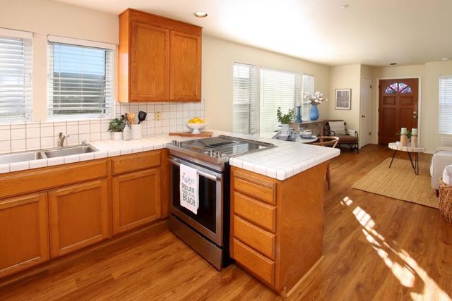 122 Ocean Street, Santa Cruz, CA 95060