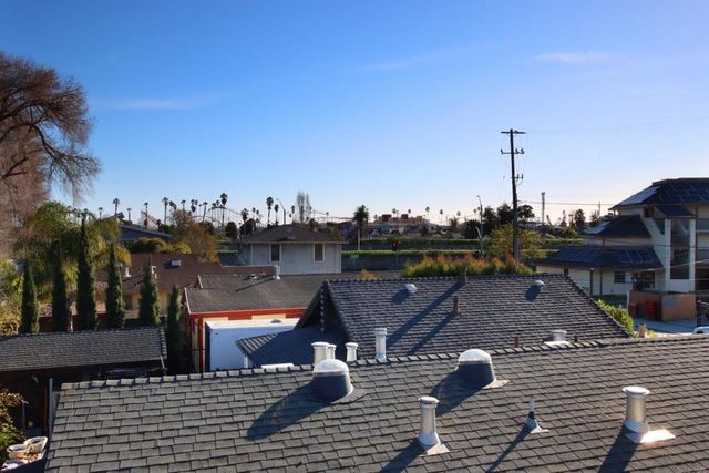 122 Ocean Street, Santa Cruz, CA 95060