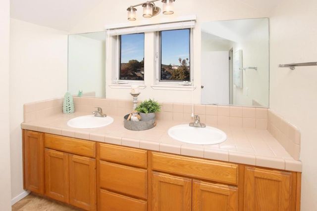 122 Ocean Street, Santa Cruz, CA 95060