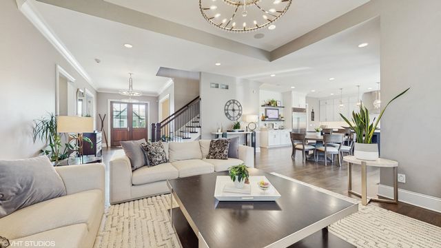 305 Briarwood Lane, Lincolnshire, IL 60069