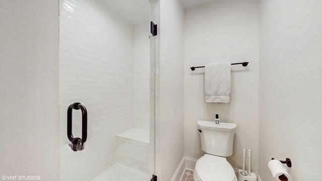 305 Briarwood Lane, Lincolnshire, IL 60069