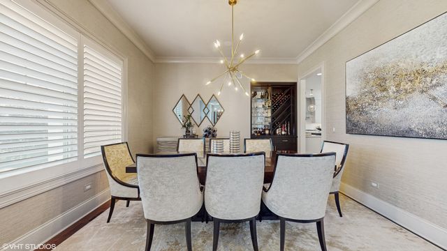 305 Briarwood Lane, Lincolnshire, IL 60069