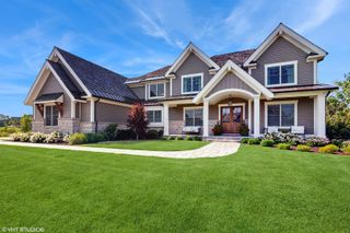 305 Briarwood Lane, Lincolnshire, IL 60069