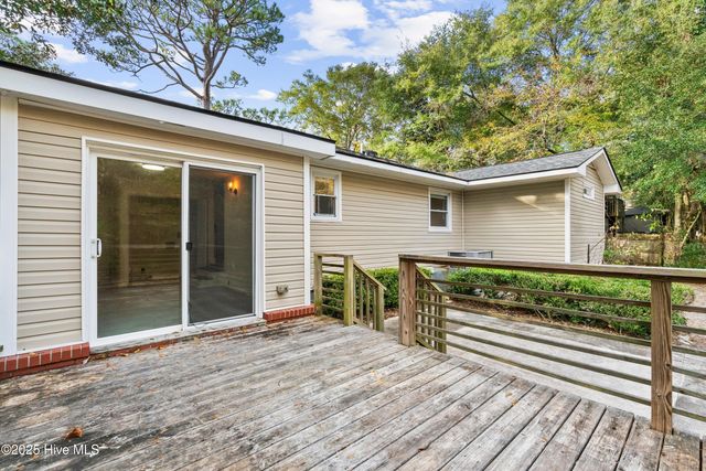 306 Pine Hills Drive, Wilmington, NC 28403