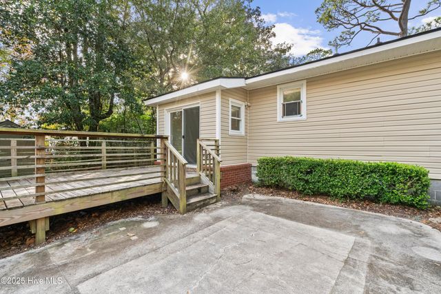 306 Pine Hills Drive, Wilmington, NC 28403