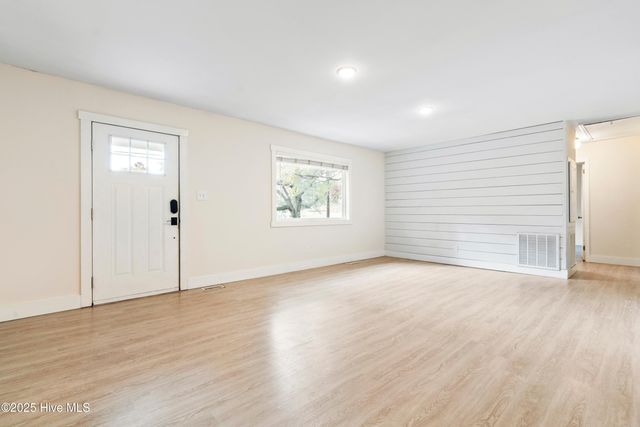 306 Pine Hills Drive, Wilmington, NC 28403