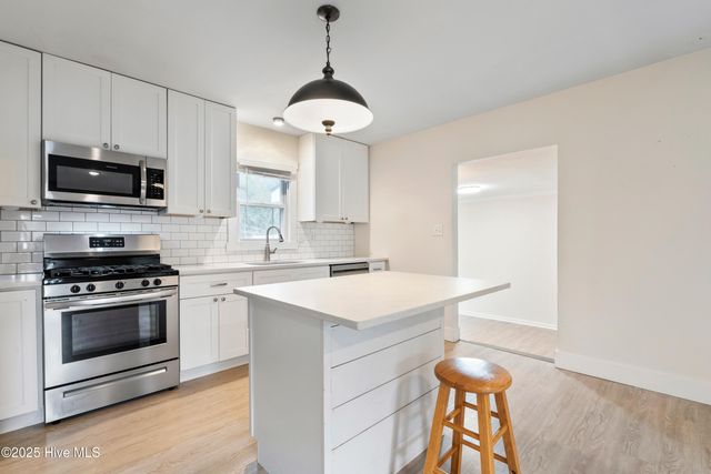 306 Pine Hills Drive, Wilmington, NC 28403