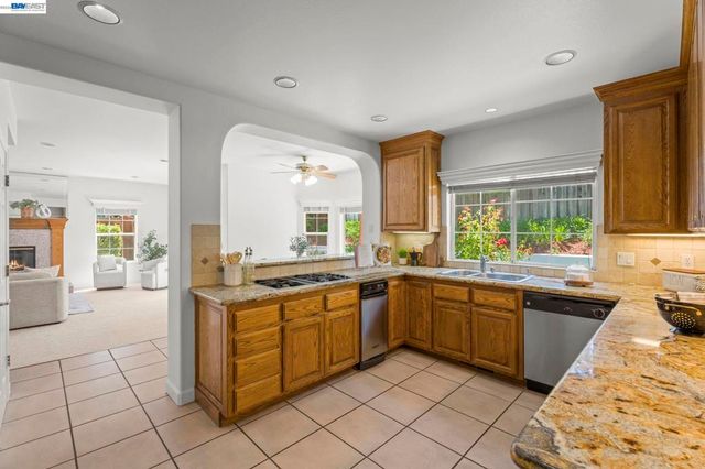 313 Diamond Ct, Pleasanton, CA 94566