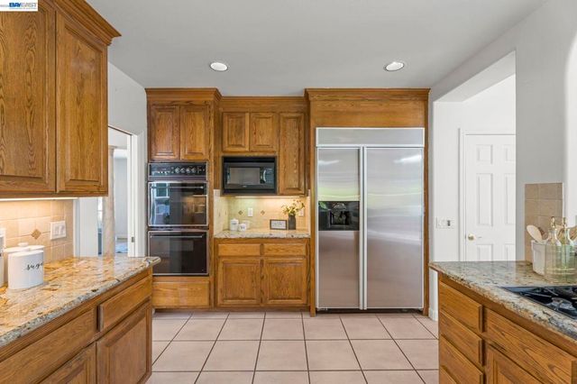 313 Diamond Ct, Pleasanton, CA 94566