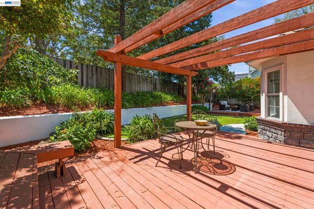 313 Diamond Ct, Pleasanton, CA 94566