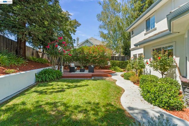 313 Diamond Ct, Pleasanton, CA 94566
