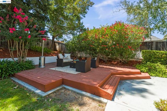 313 Diamond Ct, Pleasanton, CA 94566