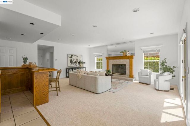 313 Diamond Ct, Pleasanton, CA 94566