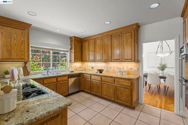 313 Diamond Ct, Pleasanton, CA 94566
