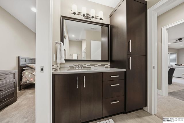 6410 Eureka Drive, Lincoln, NE 68516