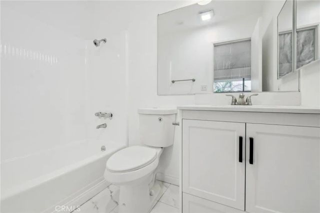 20134 Leadwell 263, Winnetka, CA 91306