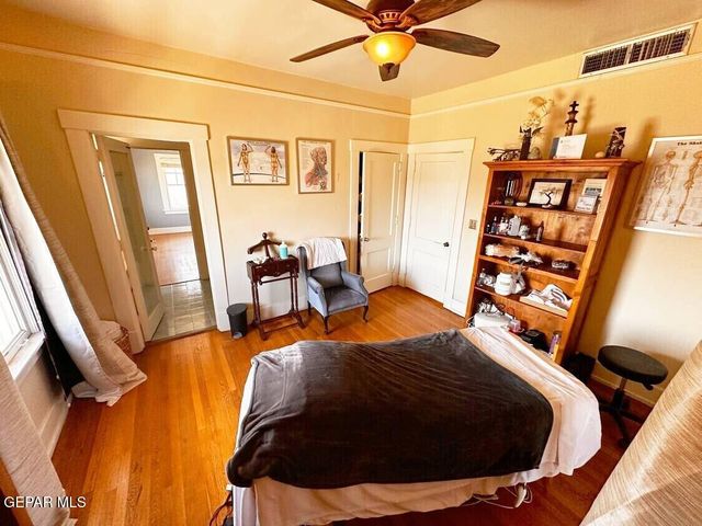 1700 N MESA Street, El Paso, TX 79902