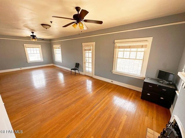 1700 N MESA Street, El Paso, TX 79902