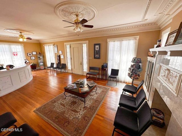 1700 N MESA Street, El Paso, TX 79902