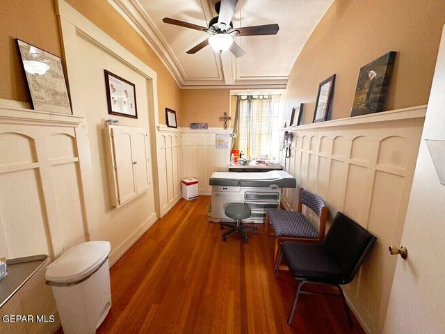 1700 N MESA Street, El Paso, TX 79902