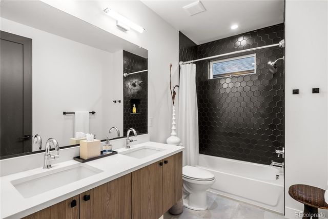 1983 S Saint Paul Street, Denver, CO 80210