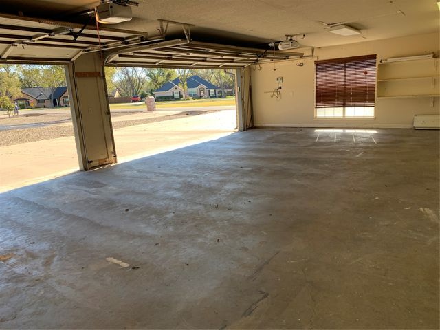 6002 Nutcracker Drive, Granbury, TX 76049