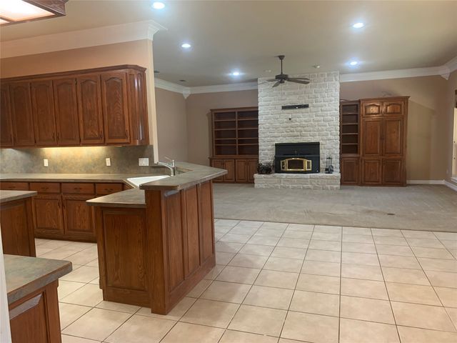 6002 Nutcracker Drive, Granbury, TX 76049